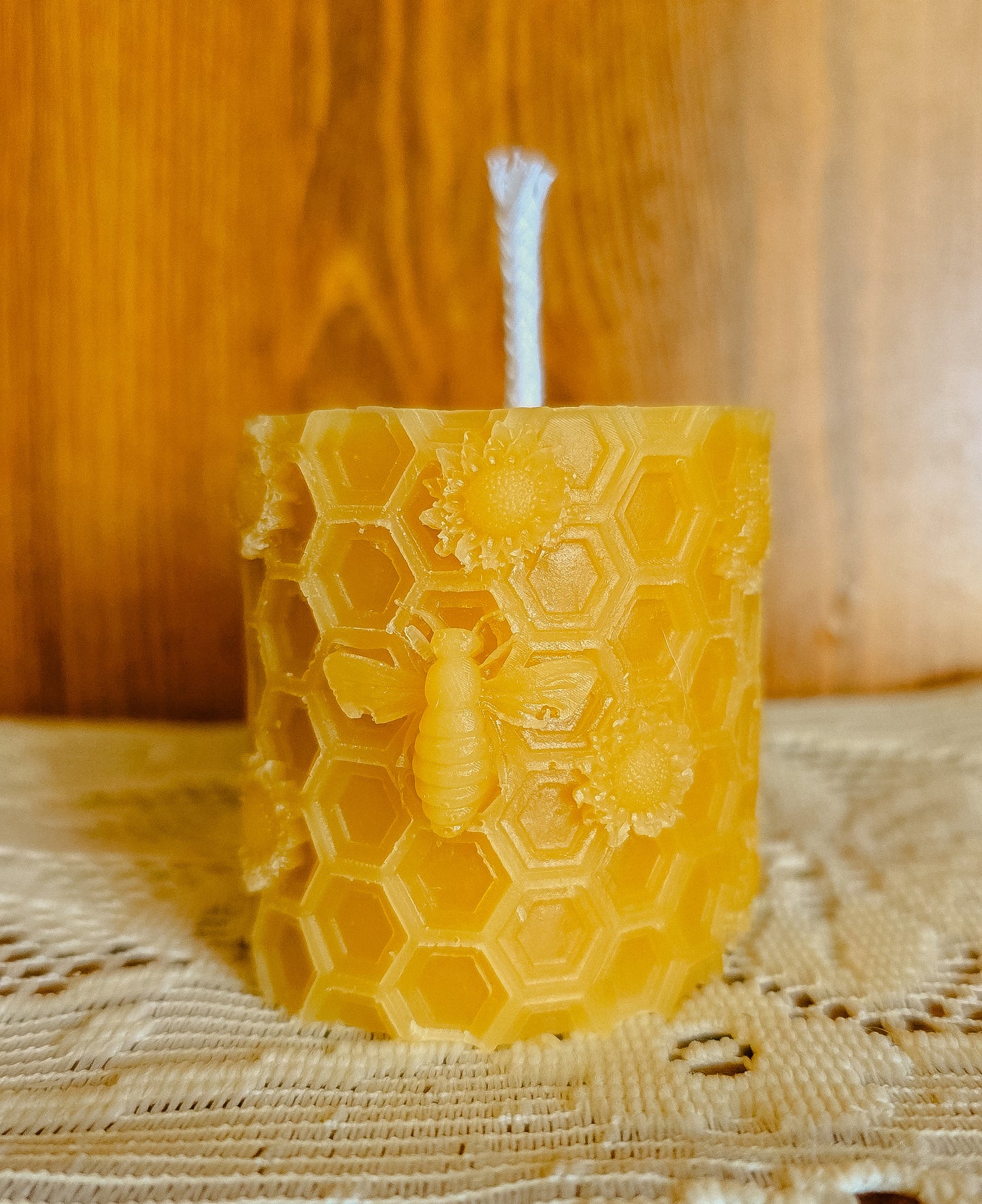 Short Fat Bee Floral Pillar